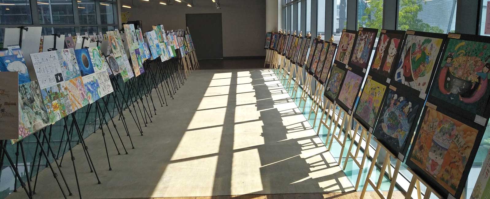 超过150份作品在这次的原创漫画展上展出,包括了第1届新加坡国际原创漫画大赛的得奖作品(SGIOCC),中国杭州国际漫画大赛/新加坡站获奖作品(CICAF)。